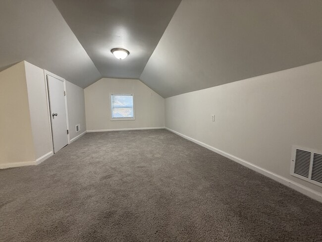 Building Photo - 3739 Rhea Ave