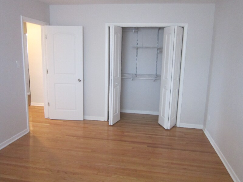 Building Photo - 523 W Miner St