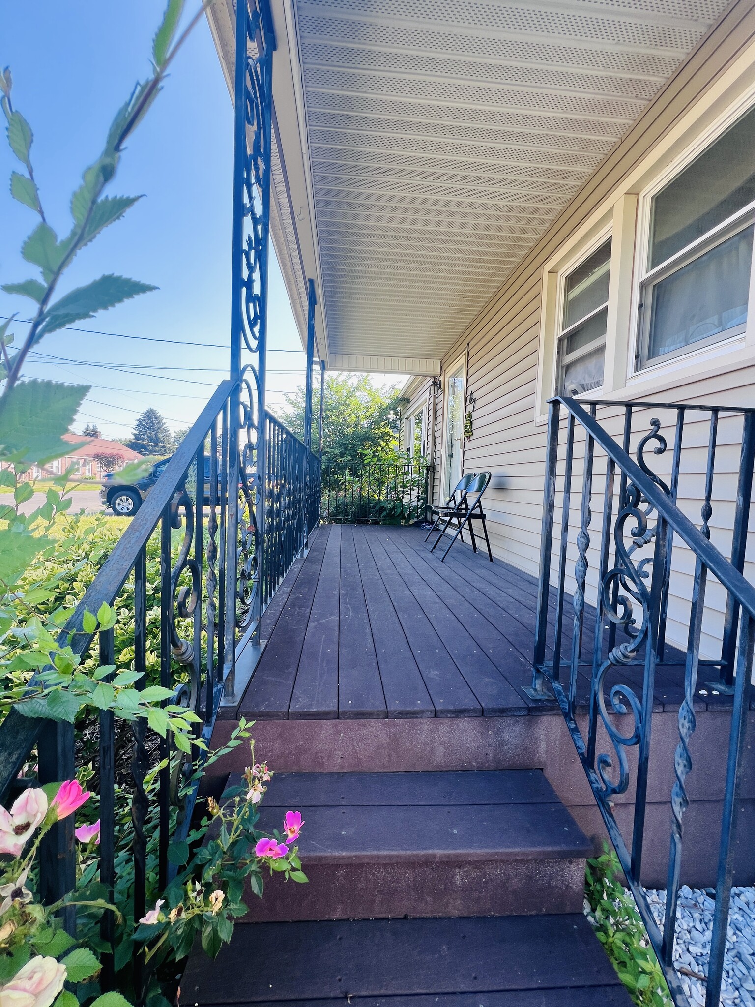 Porch - 47 Lockrow Blvd