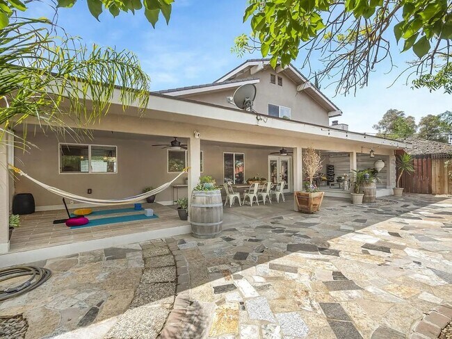Building Photo - Beautifully Updated North Fresno 3/3