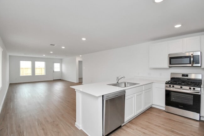 Building Photo - 1611 Windrose Bnd