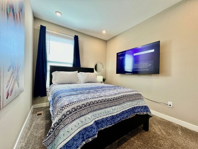 Building Photo - 4 Bedroom, Luxury living in premium location next to Liberty Center and Interstate 75