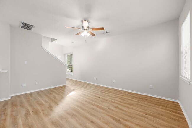 Building Photo - 211 N Burberry Park Cir