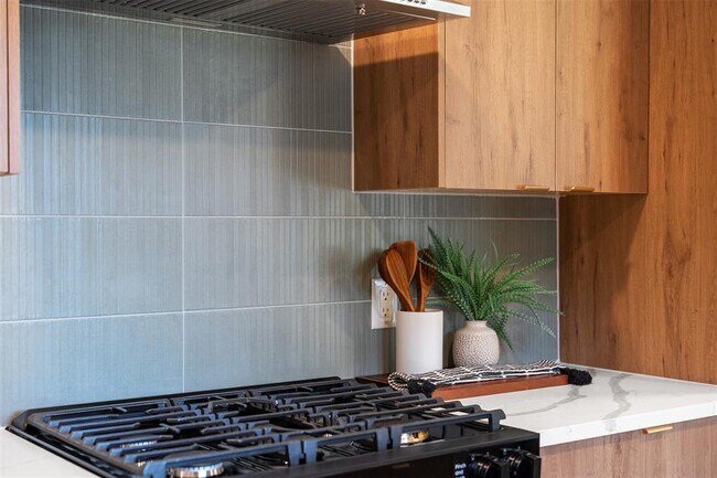 Building Photo - 4605 Beaver Creek Dr