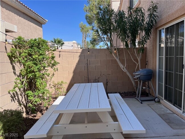 Building Photo - 9688 Gunsmith Dr