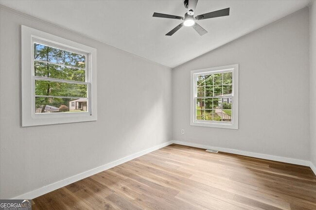 Building Photo - 3102 McKenzie Rd