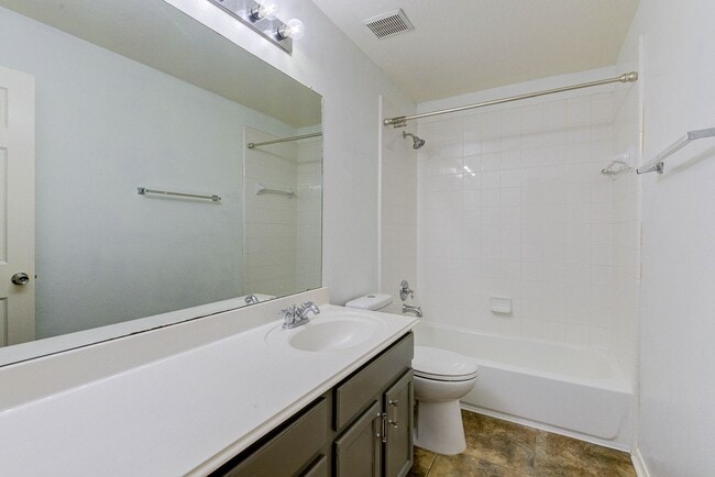 Building Photo - 5 bed dream home in the heart of Sienna