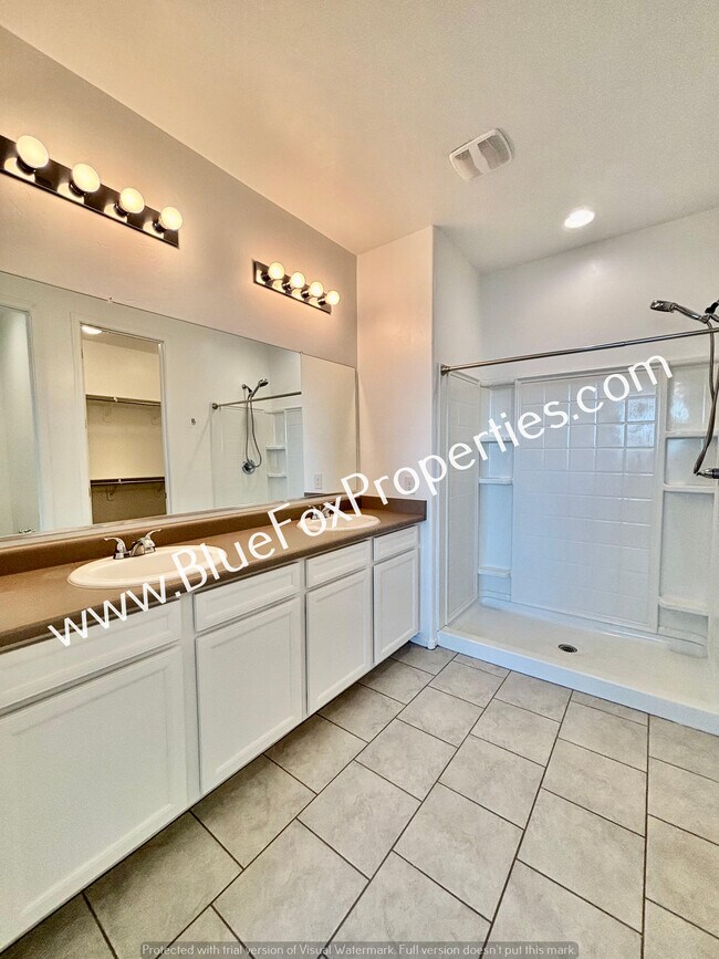 Building Photo - 21479 E Treasure Rd