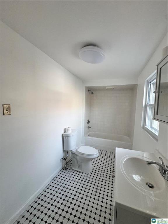 Building Photo - 213 W Chew St