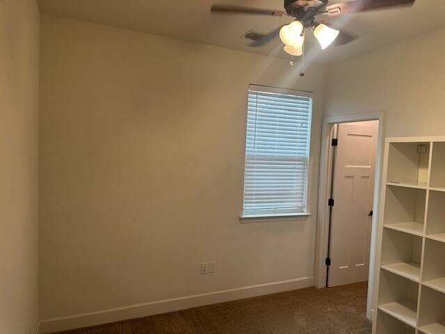 Building Photo - Welcome to this inviting 3-bedroom, 3-bath home located in a desirable Riverbank neighborhood