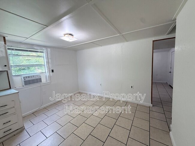 Building Photo - 106 Fontenot Rd