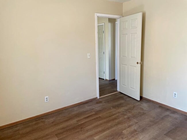 Building Photo - 3648 Ridge Rd