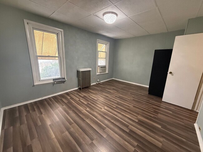 Building Photo - 3399 Mercer St