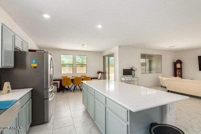 Building Photo - 40838 W Somers Dr