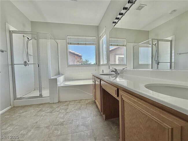 Building Photo - 10653 Turquoise Valley Dr