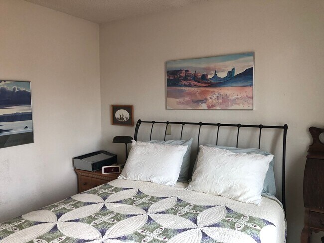 Building Photo - Welcome to this charming 2-bedroom, 2-bathroom home located in the desirable Leisure World a 45+ ...