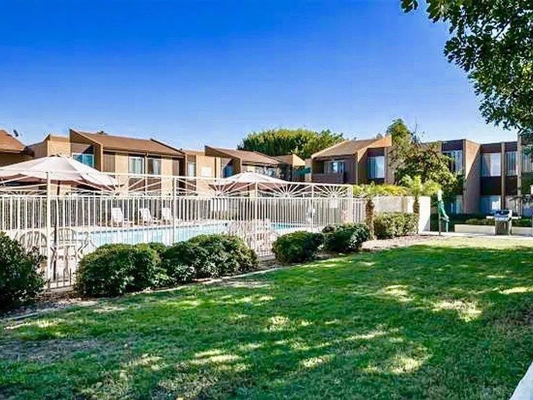 Building Photo - 3456 Castle Glen Dr