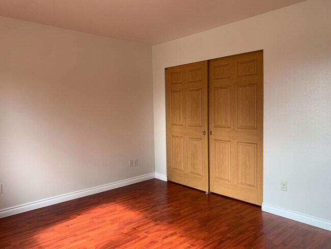 Building Photo - Split Level 4-bedroom, 3-bathroom Home in ...