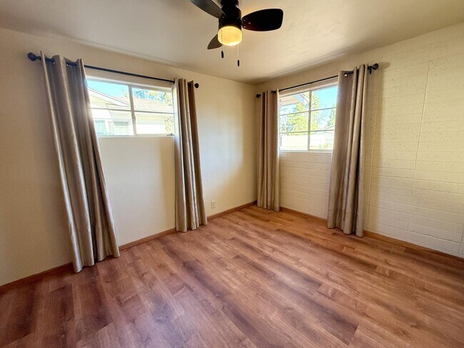 Building Photo - 1049 E 2nd Ave