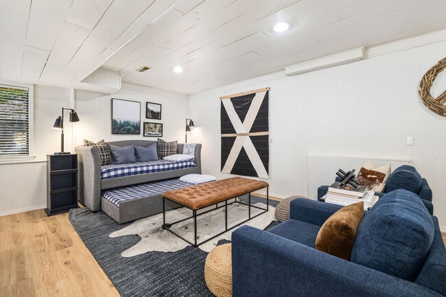 Building Photo - 38 Swanage Dr