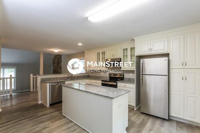Building Photo - 3 Bedroom Pet-Friendly Home in CHARLOTTE, NC with Main Street Renewal