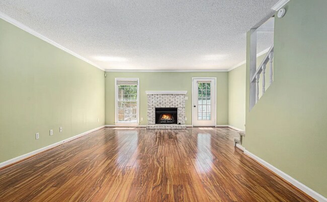 Building Photo - 1629 Ashwood Ln