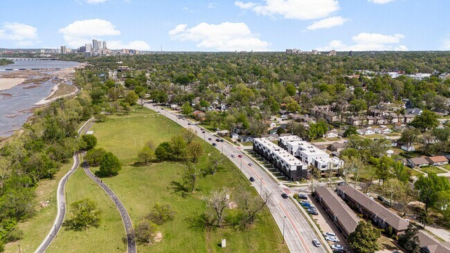 Building Photo - Discover modern elegance in the newly constructed Edgewater Condominiums, a boutique community fe...