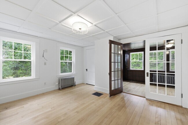 Building Photo - 24 Hildreth St