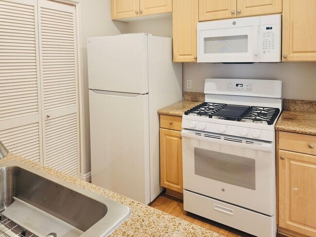 Building Photo - 2463 Watermarke Pl