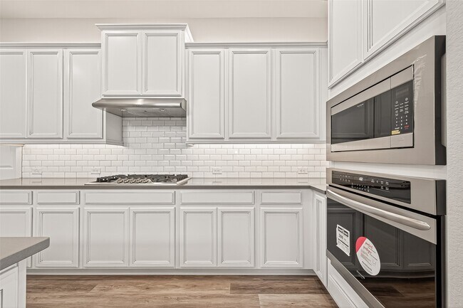 Building Photo - 23754 Pullin Market Dr