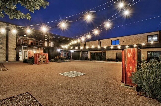 Building Photo - 215 Coca-Cola Pl