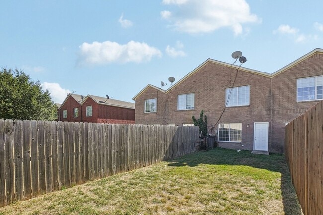 Building Photo - 4021 Preferred Pl