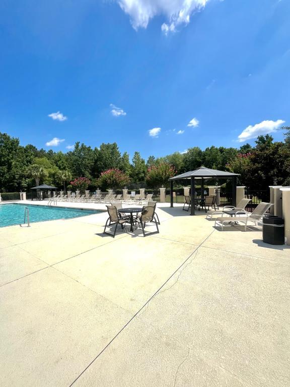 Building Photo - 6008 Fish Hawk Ct