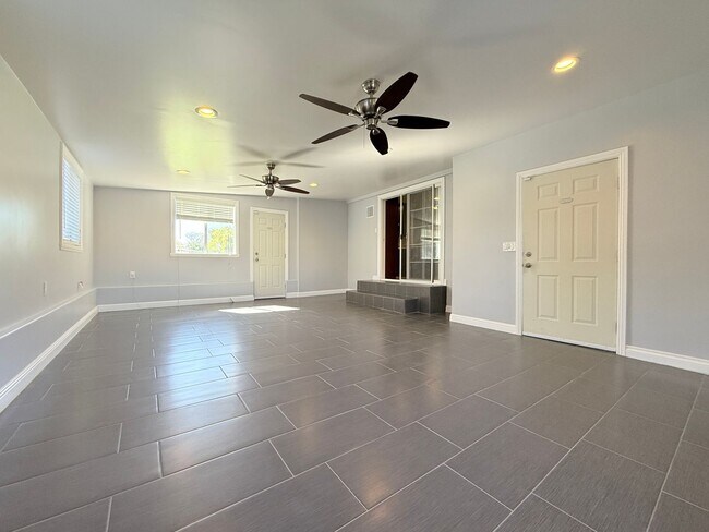 Building Photo - 6660 Charlesworth Ave