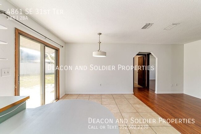 Building Photo - 4861 SE 31st Terrace