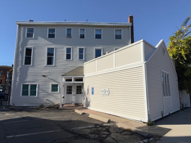 Primary Photo - 590 East St