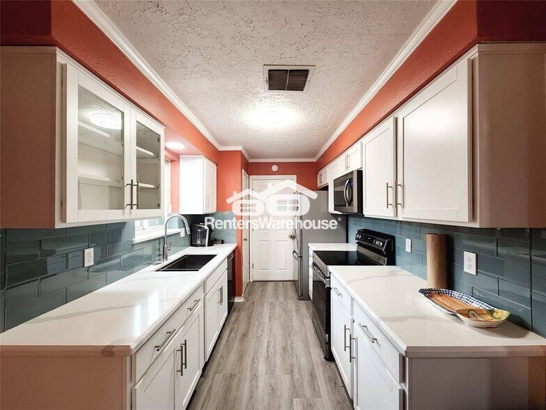 Building Photo - 2830 Virginia Colony Dr
