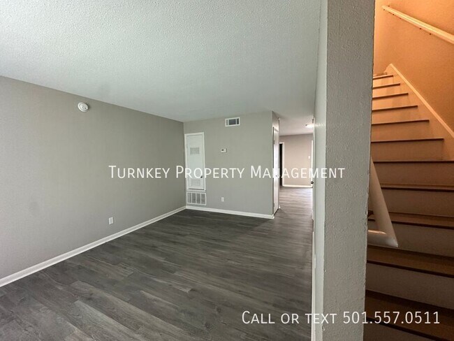 Building Photo - 1821 Sanford Dr