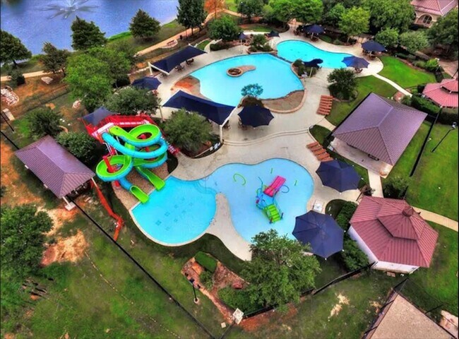 Building Photo - 28514 Hayden Park Dr