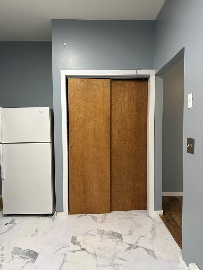 Building Photo - 13 Jackson St