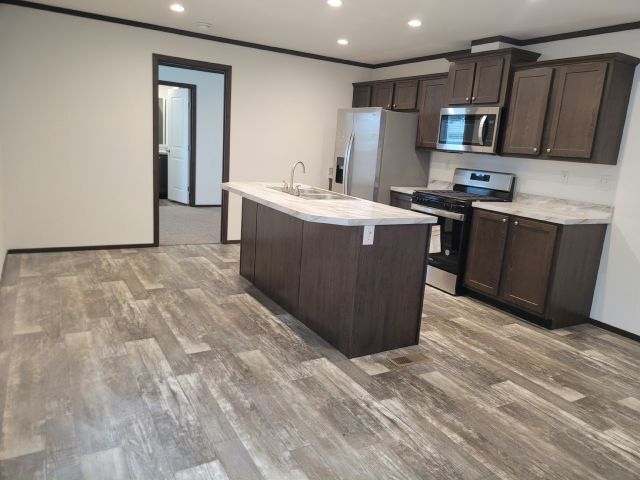 Building Photo - 111 Maple Dr