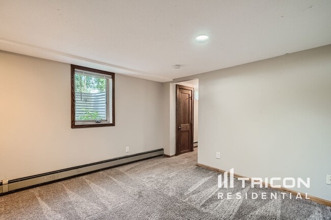 Building Photo - 619 3rd Ave E