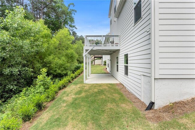 Building Photo - 96 Fairway Dr