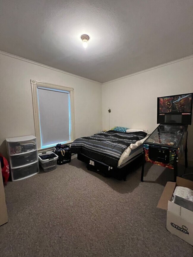 Building Photo - 55 S College St