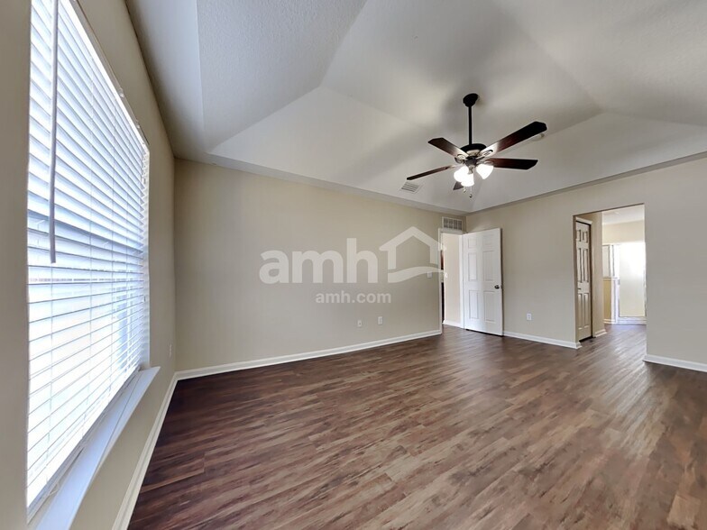 Building Photo - 8227 Stelling Dr