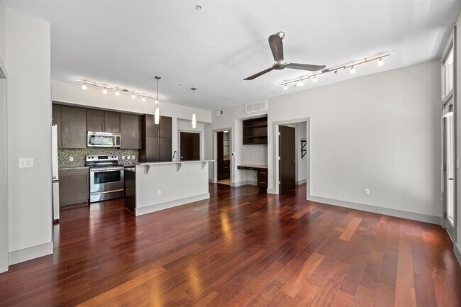 Building Photo - 1320 Robert Browning St