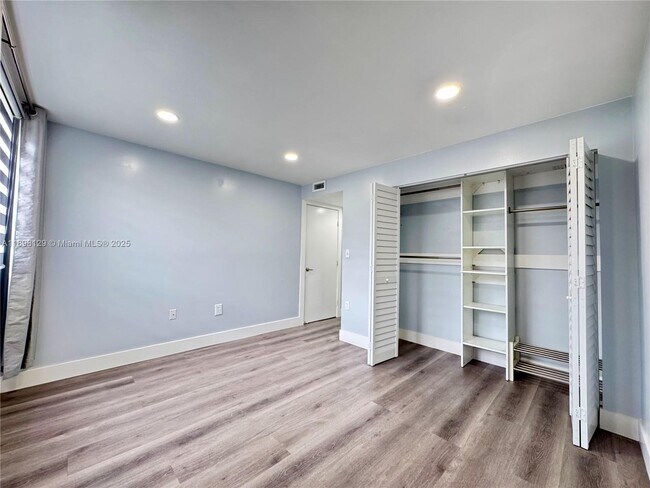Building Photo - 6175 NW 186th St