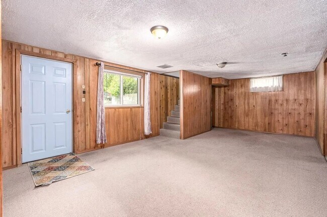 Building Photo - Beautiful 4-Bedroom Home with Finished Bas...
