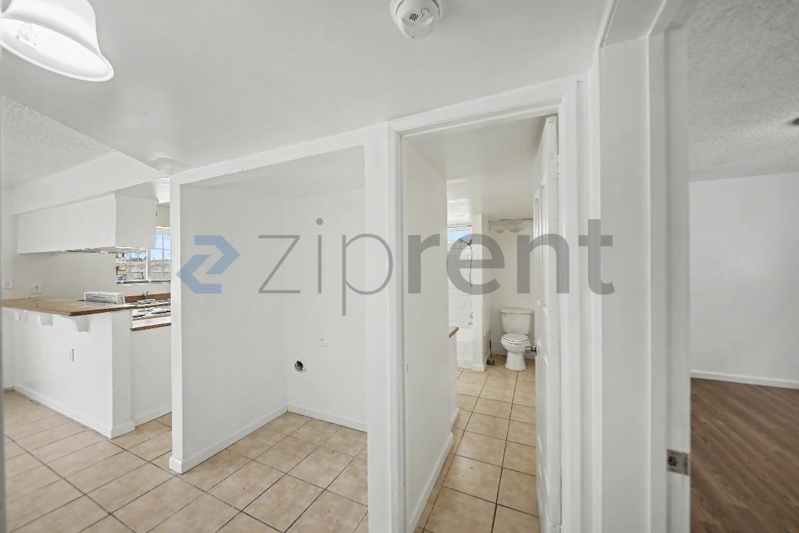 Building Photo - Unit unit A