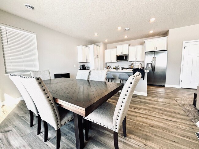 Building Photo - Beautiful and Spacious 4 Bedroom Home / New Construction!